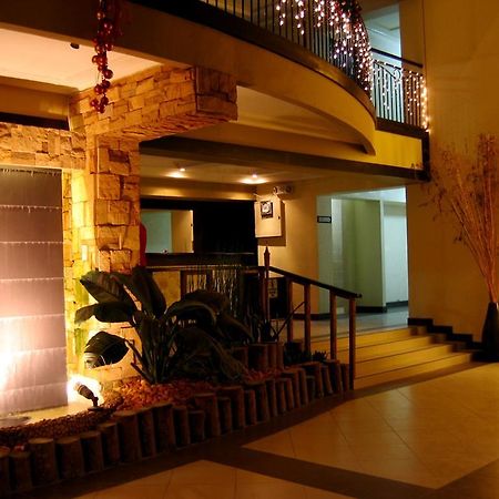 Lancaster Hotel Cebu Lapu-Lapu City Buitenkant foto