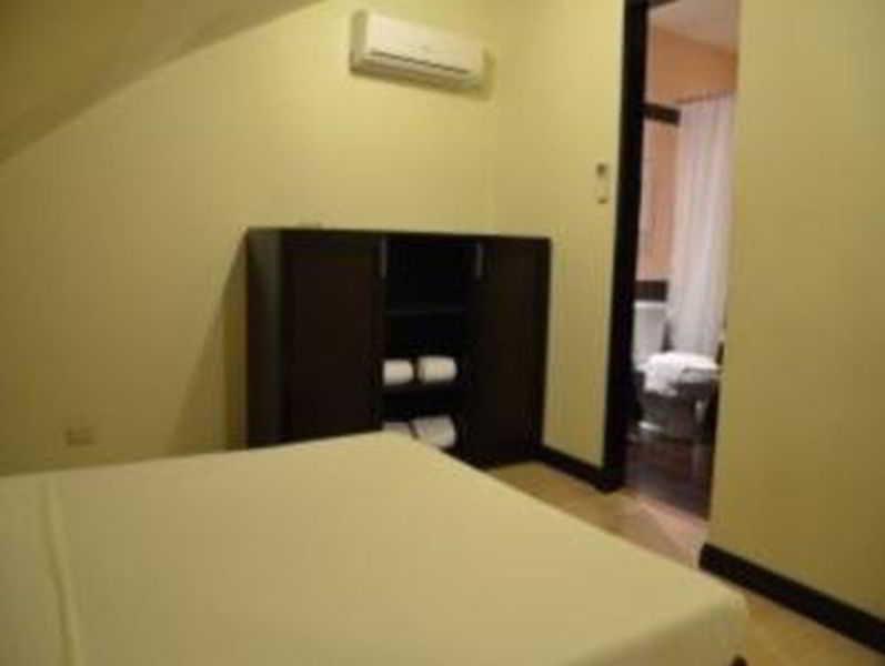 Lancaster Hotel Cebu Lapu-Lapu City Buitenkant foto